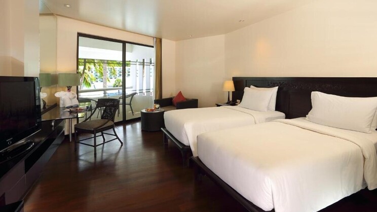 Le Meridien Phuket Beach Resort